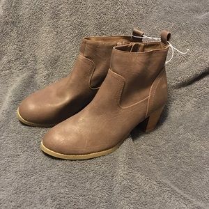 Taupe brown booties w/ side zip NWOT